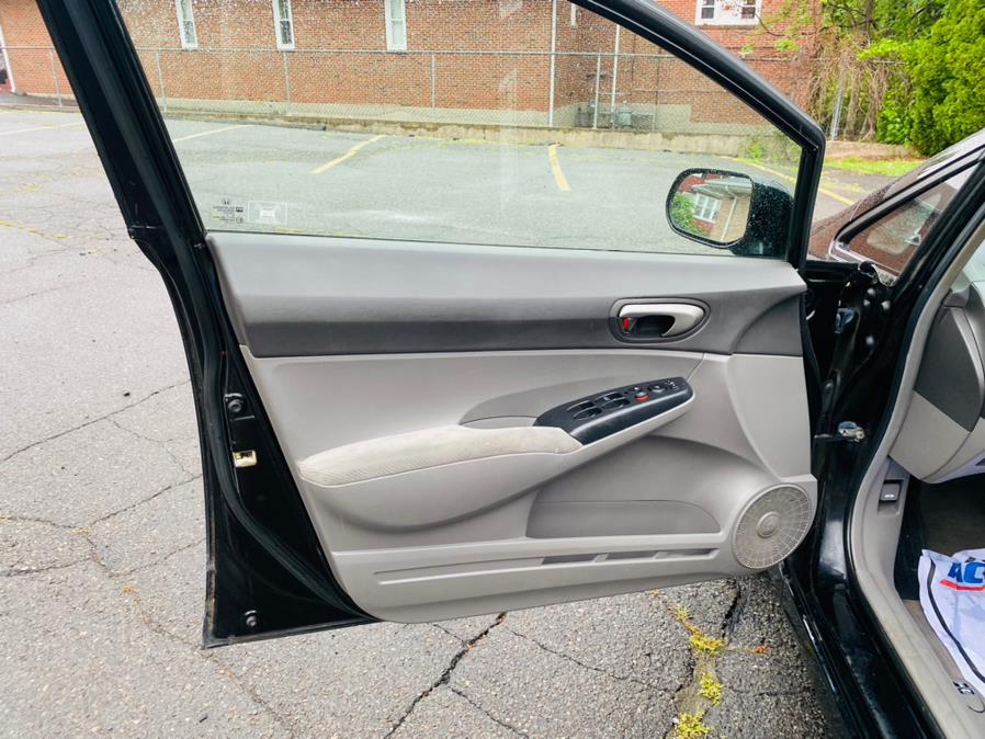 Used Honda Civic Sdn 4dr Auto LX 2009 | Supreme Automotive. New Britain, Connecticut Used Honda Civic Sdn 4dr Auto LX 2009 | Supreme Automotive. New Britain, Connecticut