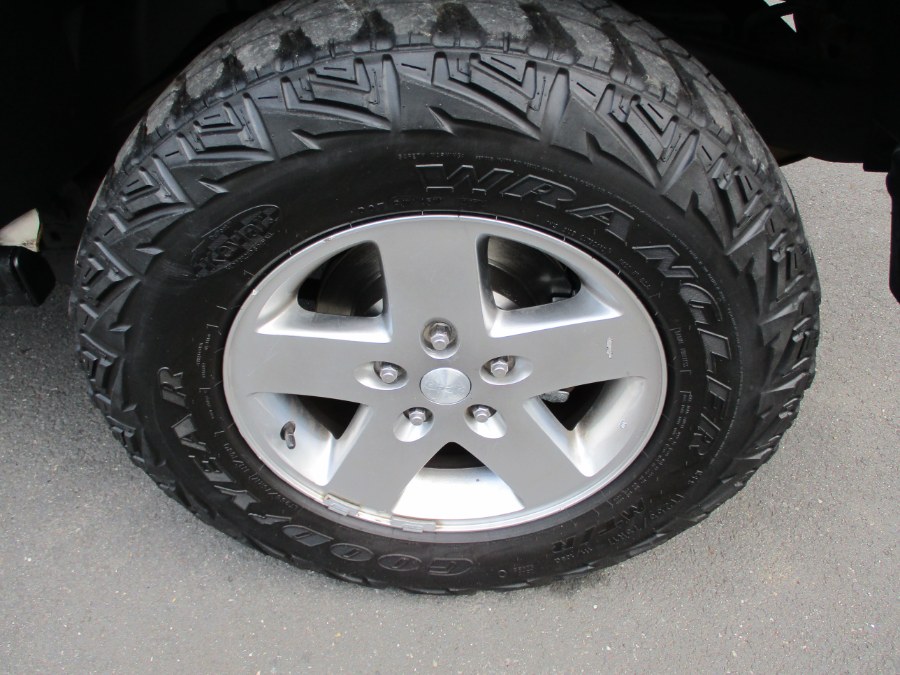2010 Jeep Wrangler Unlimited 4WD 4dr Rubicon, available for sale in Suffield, Connecticut | Suffield Auto LLC. Suffield, Connecticut 2010 Jeep Wrangler Unlimited 4WD 4dr Rubicon, available for sale in Suffield, Connecticut | Suffield Auto LLC. Suffield, Connecticut
