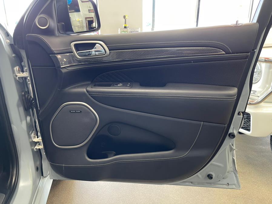 Used Jeep Grand Cherokee SRT SRT 4x4 2017 | 5 Towns Drive. Inwood, New York Used Jeep Grand Cherokee SRT SRT 4x4 2017 | 5 Towns Drive. Inwood, New York