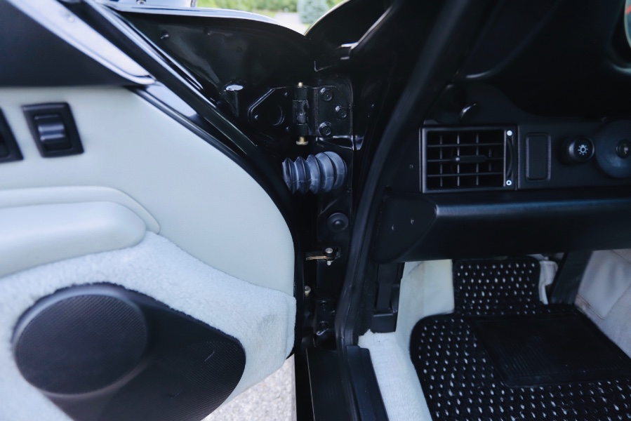1996 Porsche 911 Carrera 4 2dr Cpe Carrera 4S, available for sale in North Salem, New York | Meccanic Shop North Inc. North Salem, New York 1996 Porsche 911 Carrera 4 2dr Cpe Carrera 4S, available for sale in North Salem, New York | Meccanic Shop North Inc. North Salem, New York