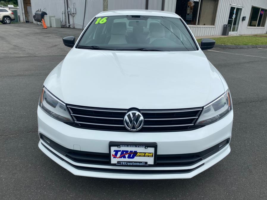 2016 Volkswagen Jetta Sedan 4dr Man 1.8T Sport PZEV, available for sale in Berlin, Connecticut | Tru Auto Mall. Berlin, Connecticut 2016 Volkswagen Jetta Sedan 4dr Man 1.8T Sport PZEV, available for sale in Berlin, Connecticut | Tru Auto Mall. Berlin, Connecticut