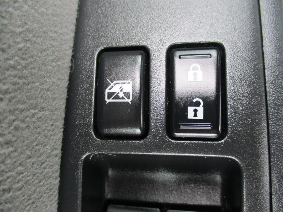 Used Nissan Sentra 4dr Sdn I4 CVT 2.0 S 2010 | Cos Central Auto. Meriden, Connecticut Used Nissan Sentra 4dr Sdn I4 CVT 2.0 S 2010 | Cos Central Auto. Meriden, Connecticut