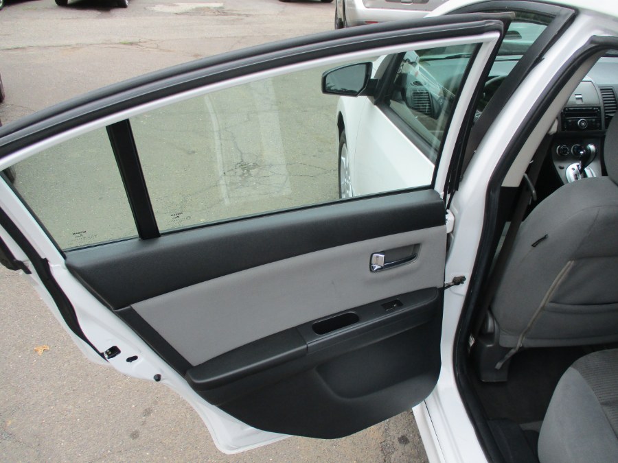 Used Nissan Sentra 4dr Sdn I4 CVT 2.0 S 2010 | Cos Central Auto. Meriden, Connecticut Used Nissan Sentra 4dr Sdn I4 CVT 2.0 S 2010 | Cos Central Auto. Meriden, Connecticut