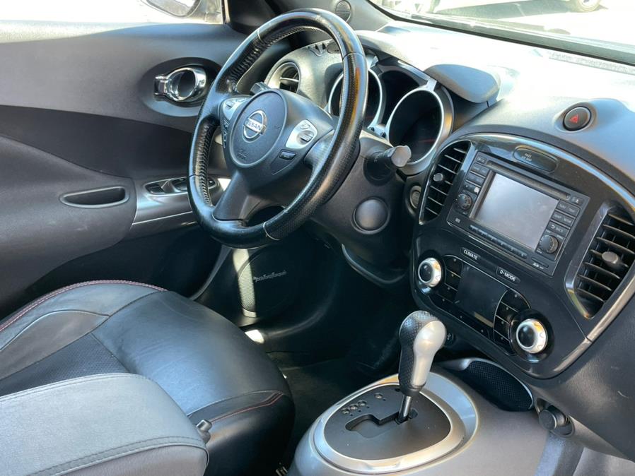 2013 Nissan JUKE 5dr Wgn CVT SL FWD, available for sale in Corona, California | Green Light Auto. Corona, California 2013 Nissan JUKE 5dr Wgn CVT SL FWD, available for sale in Corona, California | Green Light Auto. Corona, California