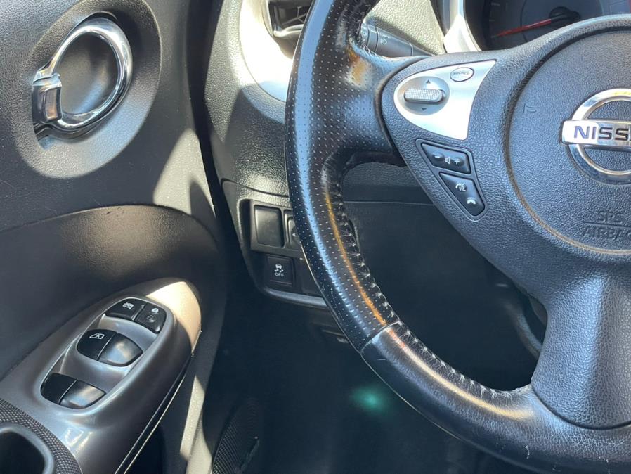 2013 Nissan JUKE 5dr Wgn CVT SL FWD, available for sale in Corona, California | Green Light Auto. Corona, California 2013 Nissan JUKE 5dr Wgn CVT SL FWD, available for sale in Corona, California | Green Light Auto. Corona, California