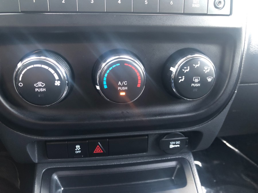 2015 Jeep Compass 4WD 4dr Sport, available for sale in Bristol, Connecticut | Bristol Auto Center LLC. Bristol, Connecticut 2015 Jeep Compass 4WD 4dr Sport, available for sale in Bristol, Connecticut | Bristol Auto Center LLC. Bristol, Connecticut