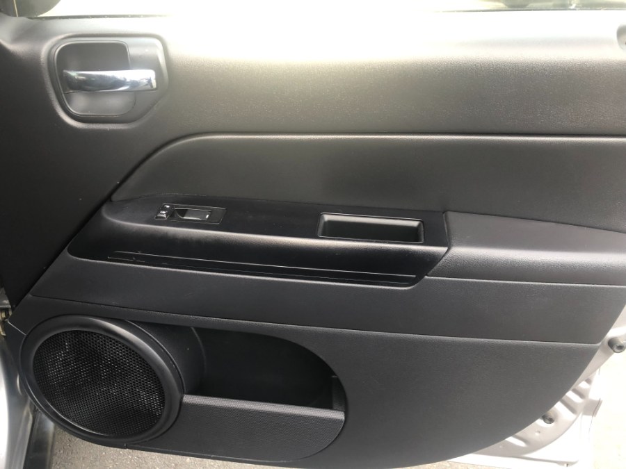 2015 Jeep Compass 4WD 4dr Sport, available for sale in Bristol, Connecticut | Bristol Auto Center LLC. Bristol, Connecticut 2015 Jeep Compass 4WD 4dr Sport, available for sale in Bristol, Connecticut | Bristol Auto Center LLC. Bristol, Connecticut