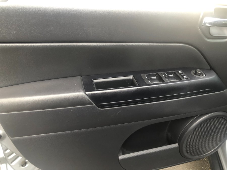 2015 Jeep Compass 4WD 4dr Sport, available for sale in Bristol, Connecticut | Bristol Auto Center LLC. Bristol, Connecticut 2015 Jeep Compass 4WD 4dr Sport, available for sale in Bristol, Connecticut | Bristol Auto Center LLC. Bristol, Connecticut