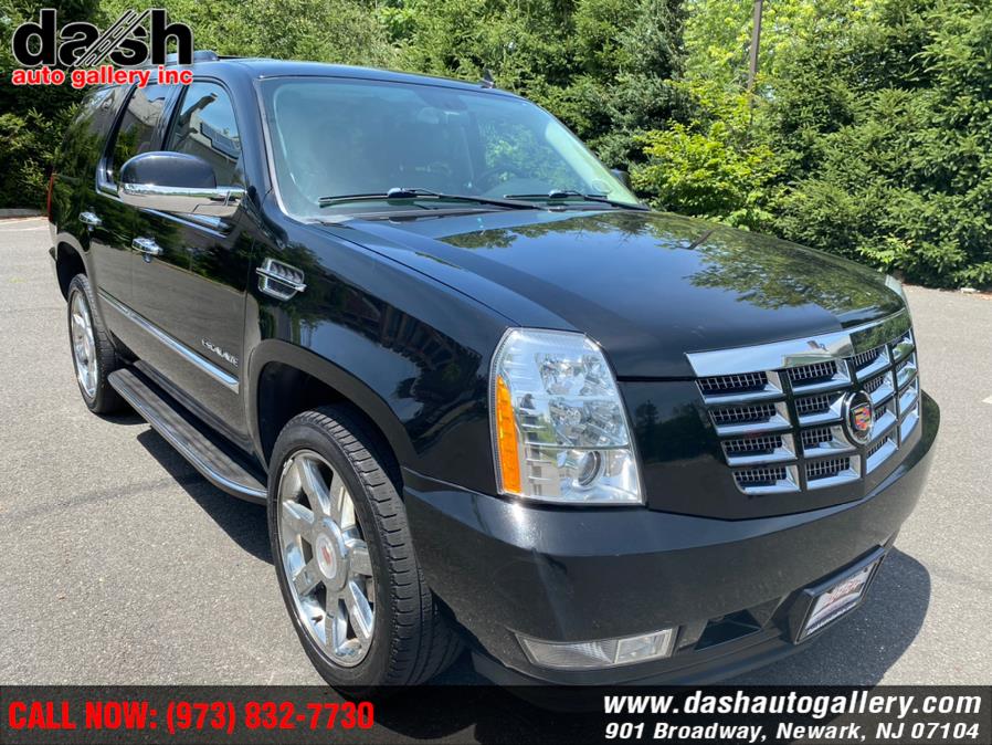 2014 Cadillac Escalade AWD 4dr Luxury, available for sale in Newark, New Jersey | Dash Auto Gallery Inc.. Newark, New Jersey
