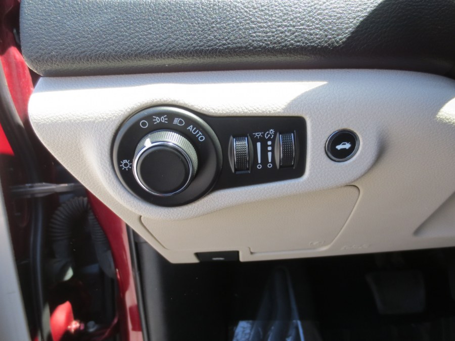 Used Chrysler 200 4dr Sdn Limited FWD 2015 | Auto Max Of Santa Ana. Santa Ana, California