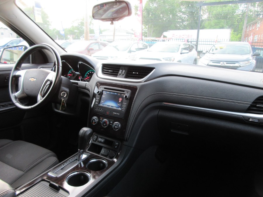 2017 Chevrolet Traverse AWD 4dr LT w/1LT, available for sale in Linden, New Jersey | Route 27 Auto Mall. Linden, New Jersey 2017 Chevrolet Traverse AWD 4dr LT w/1LT, available for sale in Linden, New Jersey | Route 27 Auto Mall. Linden, New Jersey