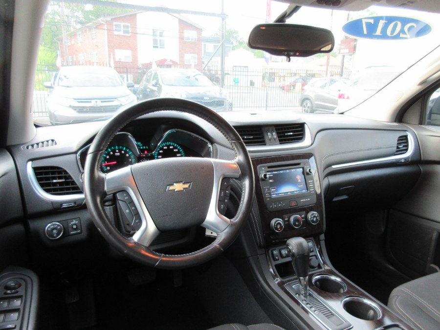 2017 Chevrolet Traverse AWD 4dr LT w/1LT, available for sale in Linden, New Jersey | Route 27 Auto Mall. Linden, New Jersey 2017 Chevrolet Traverse AWD 4dr LT w/1LT, available for sale in Linden, New Jersey | Route 27 Auto Mall. Linden, New Jersey