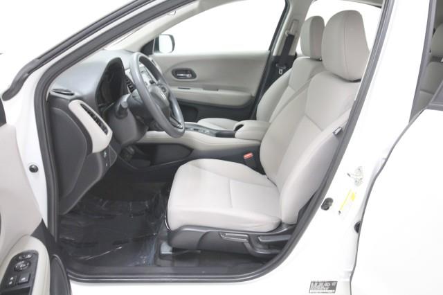 Used Honda Hr-v LX AWD w/ rearCam 2018 | Car Revolution. Maple Shade, New Jersey Used Honda Hr-v LX AWD w/ rearCam 2018 | Car Revolution. Maple Shade, New Jersey