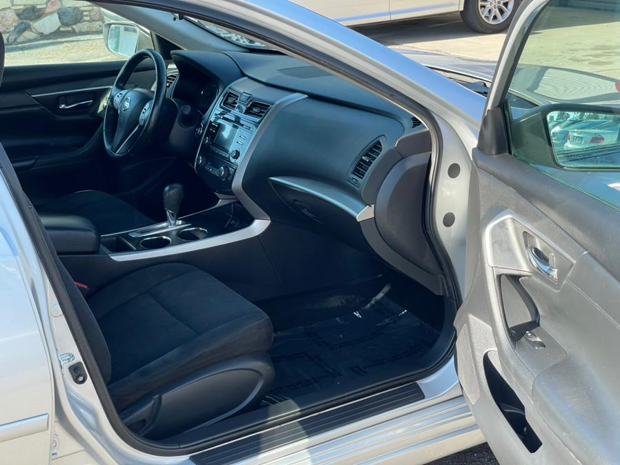 Used Nissan Altima 4dr Sdn I4 2.5 S 2015 | Green Light Auto. Corona, California Used Nissan Altima 4dr Sdn I4 2.5 S 2015 | Green Light Auto. Corona, California