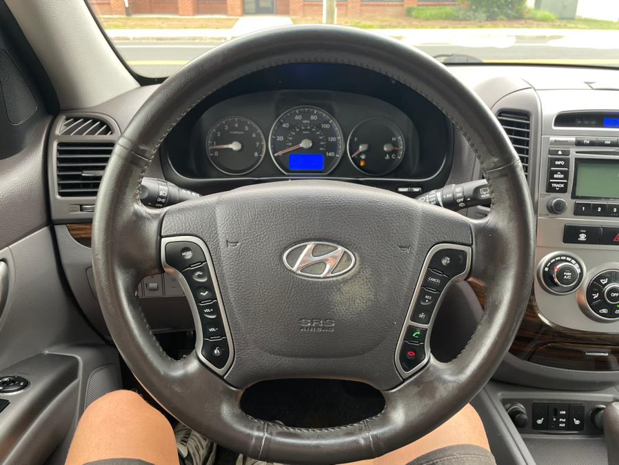 2011 Hyundai Santa Fe AWD 4dr V6 Auto SE, available for sale in Manchester, Connecticut | Carsonmain LLC. Manchester, Connecticut 2011 Hyundai Santa Fe AWD 4dr V6 Auto SE, available for sale in Manchester, Connecticut | Carsonmain LLC. Manchester, Connecticut