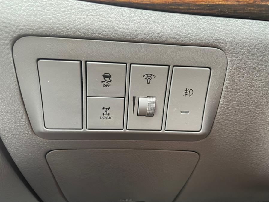 2011 Hyundai Santa Fe AWD 4dr V6 Auto SE, available for sale in Manchester, Connecticut | Carsonmain LLC. Manchester, Connecticut 2011 Hyundai Santa Fe AWD 4dr V6 Auto SE, available for sale in Manchester, Connecticut | Carsonmain LLC. Manchester, Connecticut