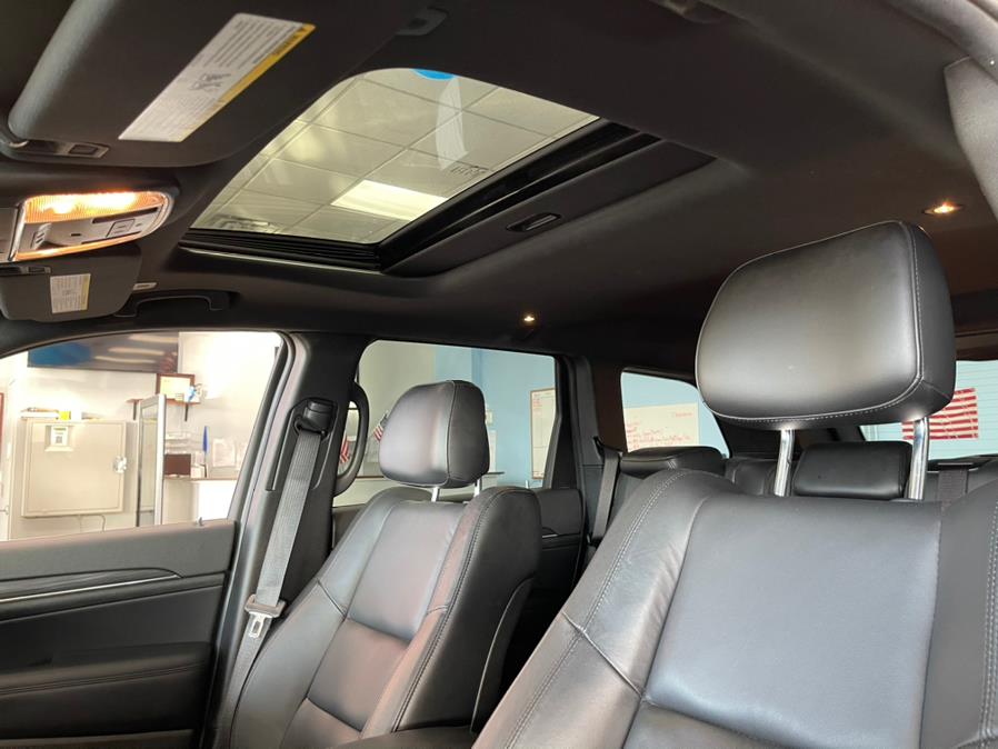 Used Jeep Grand Cherokee Limited 4x4 2020 | 5 Towns Drive. Inwood, New York Used Jeep Grand Cherokee Limited 4x4 2020 | 5 Towns Drive. Inwood, New York