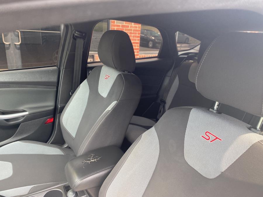 Used Ford Focus 5dr HB ST 2014 | Newfield Auto Sales. Middletown, Connecticut Used Ford Focus 5dr HB ST 2014 | Newfield Auto Sales. Middletown, Connecticut