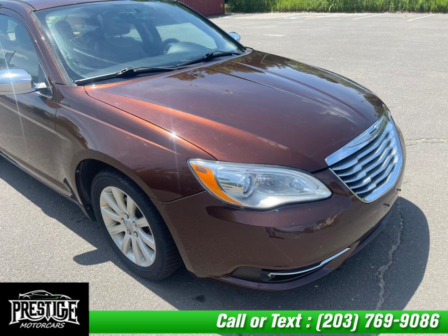Used Chrysler 200 4dr Sdn Limited 2013 | J&J Auto Sales & Repairs llc DBA Prestige Motorcar. Oakville, Connecticut Used Chrysler 200 4dr Sdn Limited 2013 | J&J Auto Sales & Repairs llc DBA Prestige Motorcar. Oakville, Connecticut
