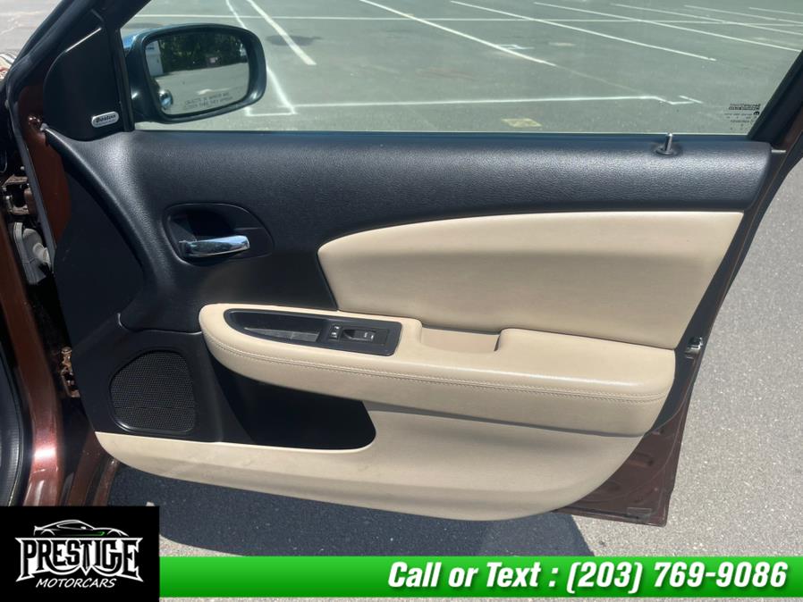 Used Chrysler 200 4dr Sdn Limited 2013 | J&J Auto Sales & Repairs llc DBA Prestige Motorcar. Oakville, Connecticut Used Chrysler 200 4dr Sdn Limited 2013 | J&J Auto Sales & Repairs llc DBA Prestige Motorcar. Oakville, Connecticut