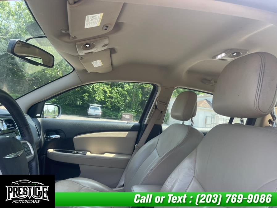 Used Chrysler 200 4dr Sdn Limited 2013 | J&J Auto Sales & Repairs llc DBA Prestige Motorcar. Oakville, Connecticut Used Chrysler 200 4dr Sdn Limited 2013 | J&J Auto Sales & Repairs llc DBA Prestige Motorcar. Oakville, Connecticut