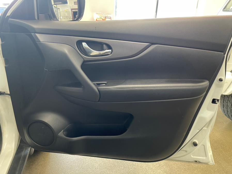 Used Nissan Rogue FWD 4dr S 2016 | 5 Towns Drive. Inwood, New York Used Nissan Rogue FWD 4dr S 2016 | 5 Towns Drive. Inwood, New York