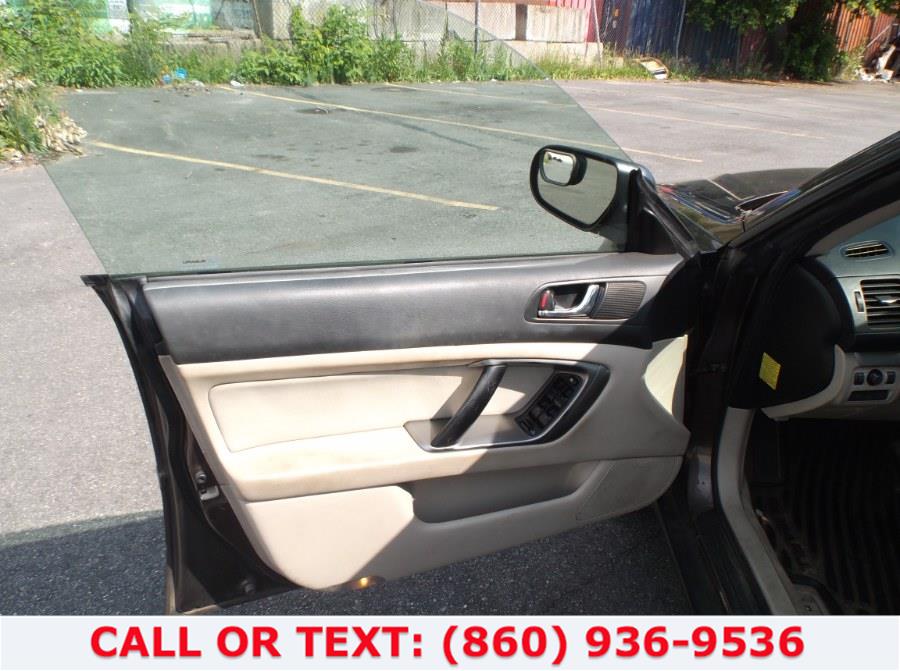 Used Subaru Outback 4dr H4 Auto LL Bean w/Nav 2008 | Lee Motors Sales Inc. Hartford, Connecticut Used Subaru Outback 4dr H4 Auto LL Bean w/Nav 2008 | Lee Motors Sales Inc. Hartford, Connecticut
