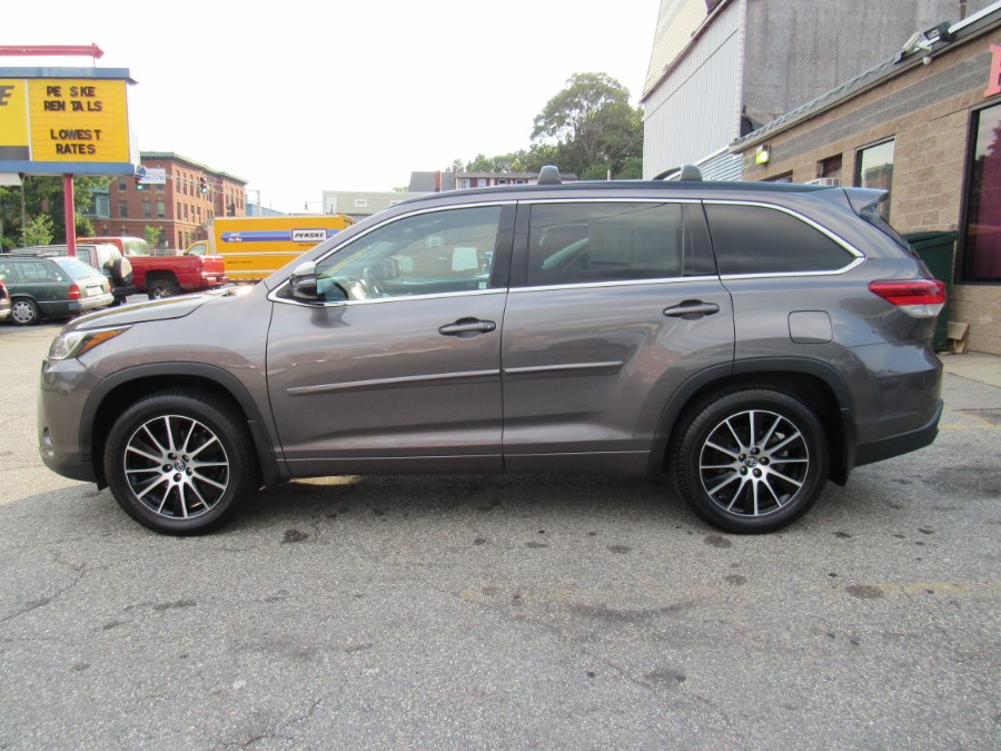 2017 Toyota Highlander SE, available for sale in Worcester, Massachusetts | Hilario's Auto Sales Inc.. Worcester, Massachusetts 2017 Toyota Highlander SE, available for sale in Worcester, Massachusetts | Hilario's Auto Sales Inc.. Worcester, Massachusetts