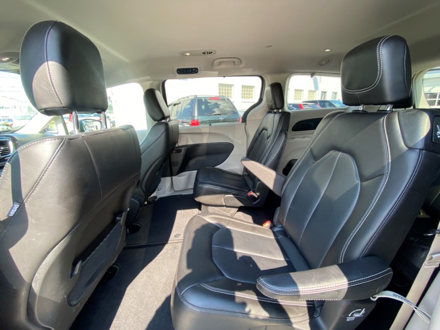 Used Chrysler Voyager LXI FWD 2020 | Inman Motors Sales. Medford, Massachusetts Used Chrysler Voyager LXI FWD 2020 | Inman Motors Sales. Medford, Massachusetts