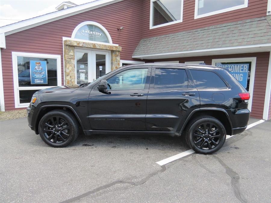 Used Jeep Grand Cherokee Altitude 4x4 4dr SUV 2017 | Lake City Exports Inc. Auburn, Maine Used Jeep Grand Cherokee Altitude 4x4 4dr SUV 2017 | Lake City Exports Inc. Auburn, Maine