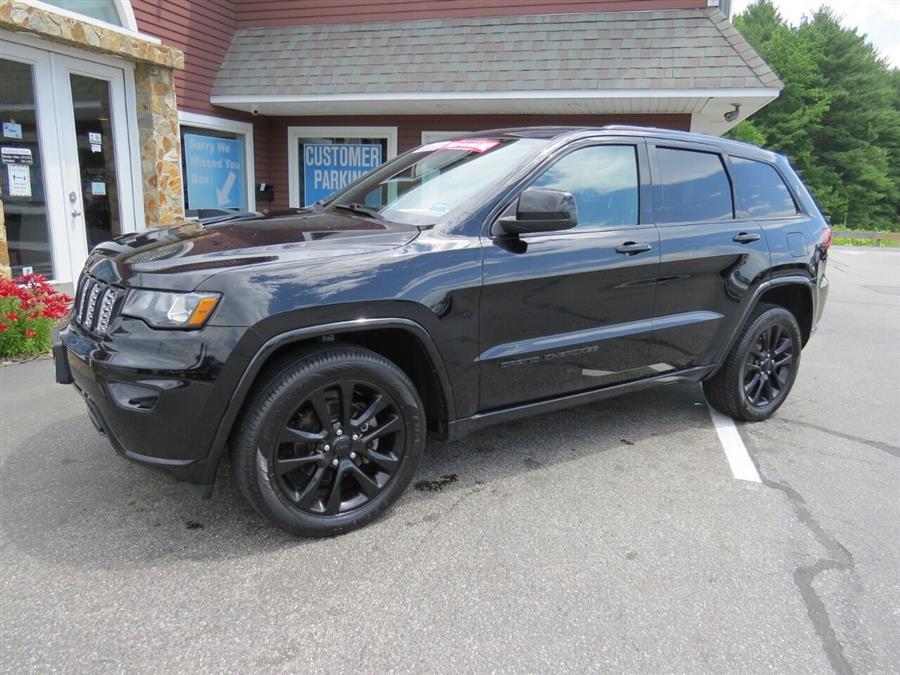 Used Jeep Grand Cherokee Altitude 4x4 4dr SUV 2017 | Lake City Exports Inc. Auburn, Maine Used Jeep Grand Cherokee Altitude 4x4 4dr SUV 2017 | Lake City Exports Inc. Auburn, Maine