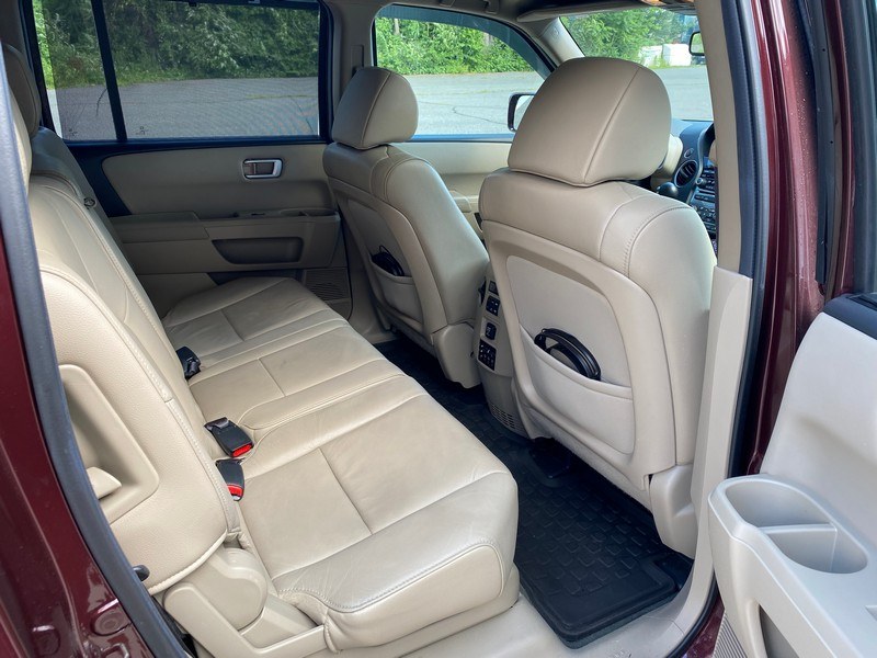 Used Honda Pilot 4WD 4dr Touring w/RES & Navi 2014 | Union Street Auto Sales. West Springfield, Massachusetts Used Honda Pilot 4WD 4dr Touring w/RES & Navi 2014 | Union Street Auto Sales. West Springfield, Massachusetts