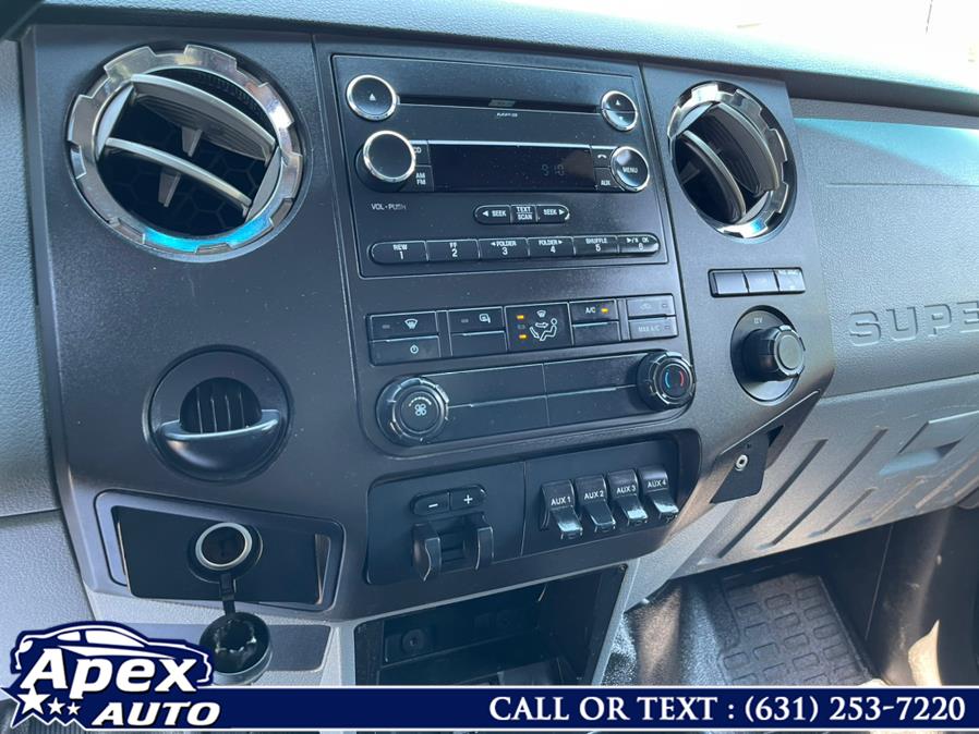 Used Ford Super Duty F-550 DRW 2WD Reg Cab 201" WB 120" CA XLT 2013 | Apex Auto. Selden, New York