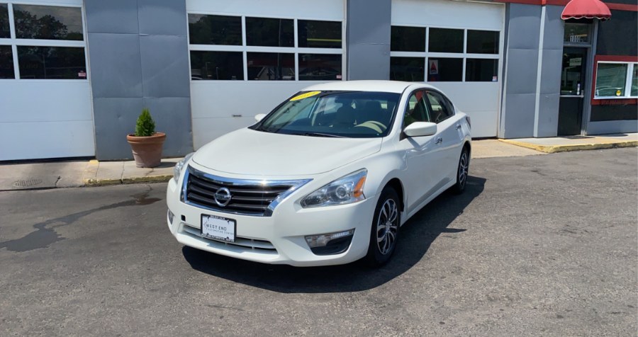 2014 Nissan Altima 2.5 S, available for sale in Waterbury, Connecticut | West End Automotive Center. Waterbury, Connecticut 2014 Nissan Altima 2.5 S, available for sale in Waterbury, Connecticut | West End Automotive Center. Waterbury, Connecticut