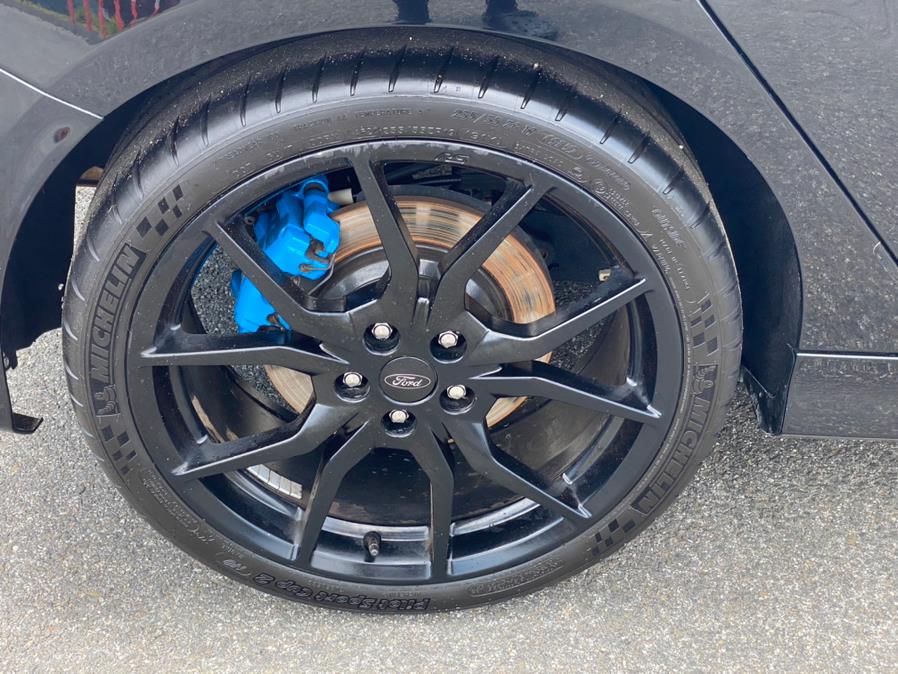 Used Ford Focus RS Hatch 2017 | Tru Auto Mall. Berlin, Connecticut Used Ford Focus RS Hatch 2017 | Tru Auto Mall. Berlin, Connecticut