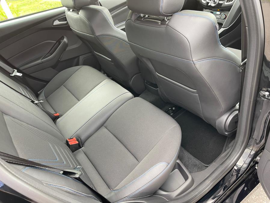 Used Ford Focus RS Hatch 2017 | Mike And Tony Auto Sales, Inc. South Windsor, Connecticut Used Ford Focus RS Hatch 2017 | Mike And Tony Auto Sales, Inc. South Windsor, Connecticut