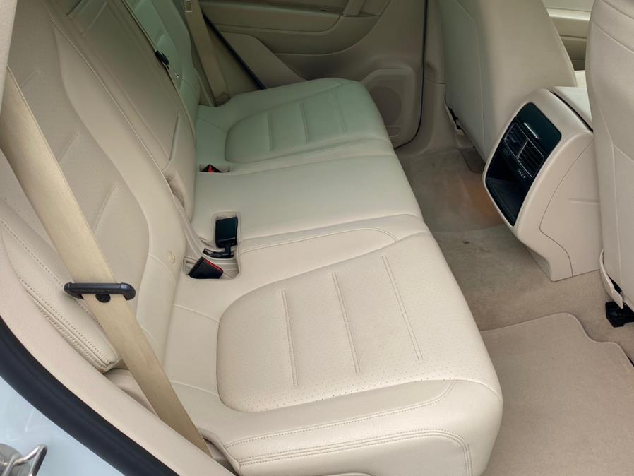 Used Volkswagen Touareg 4dr V6 Sport w/Technology 2016 | Lava Motors 2 Inc. Canton, Connecticut Used Volkswagen Touareg 4dr V6 Sport w/Technology 2016 | Lava Motors 2 Inc. Canton, Connecticut