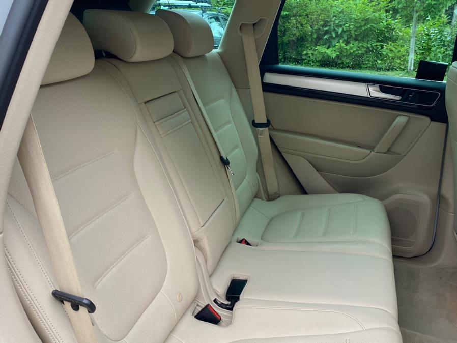 Used Volkswagen Touareg 4dr V6 Sport w/Technology 2016 | Lava Motors 2 Inc. Canton, Connecticut Used Volkswagen Touareg 4dr V6 Sport w/Technology 2016 | Lava Motors 2 Inc. Canton, Connecticut