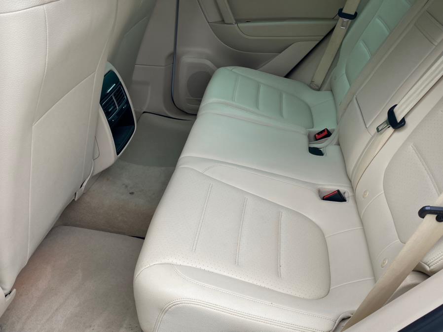 Used Volkswagen Touareg 4dr V6 Sport w/Technology 2016 | Lava Motors 2 Inc. Canton, Connecticut Used Volkswagen Touareg 4dr V6 Sport w/Technology 2016 | Lava Motors 2 Inc. Canton, Connecticut