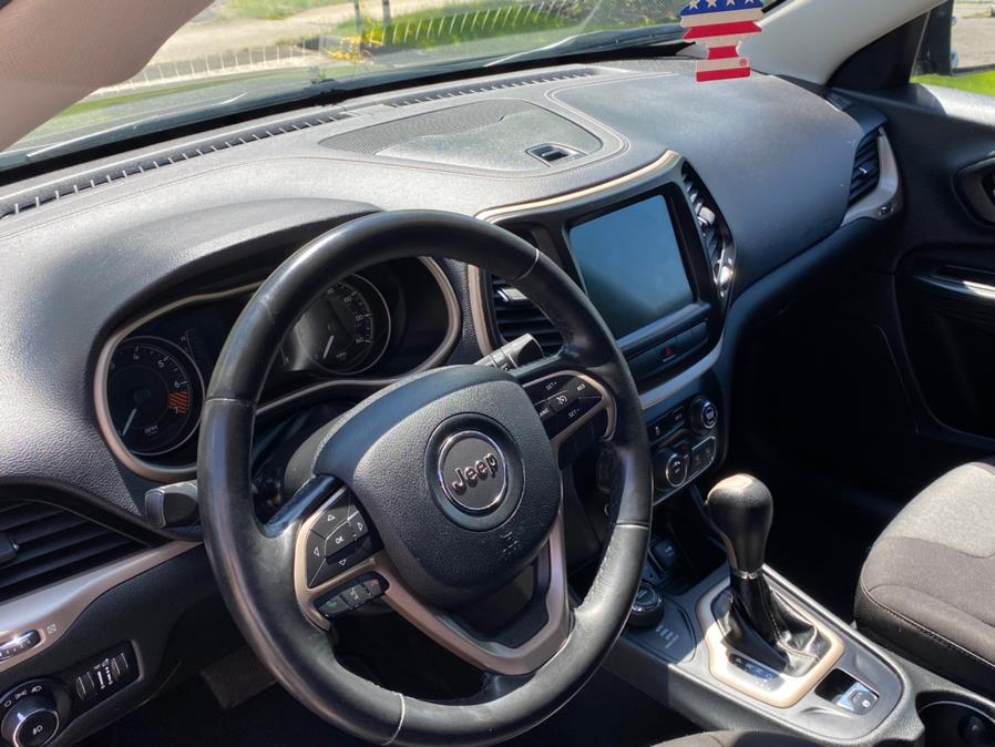 Used Jeep Cherokee 4WD 4dr Latitude 2014 | Lava Motors 2 Inc. Canton, Connecticut Used Jeep Cherokee 4WD 4dr Latitude 2014 | Lava Motors 2 Inc. Canton, Connecticut