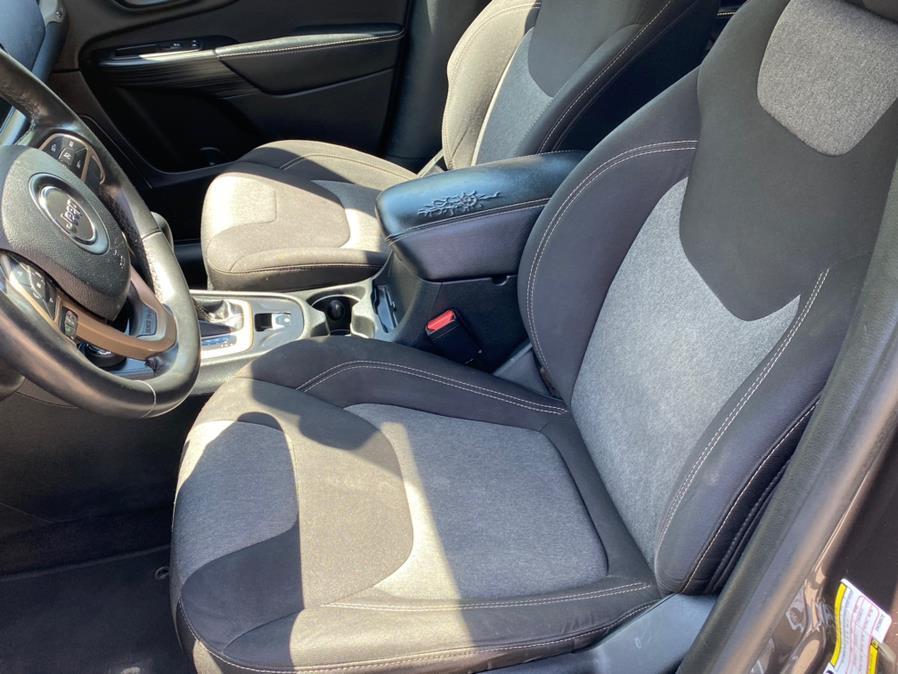 Used Jeep Cherokee 4WD 4dr Latitude 2014 | Lava Motors 2 Inc. Canton, Connecticut Used Jeep Cherokee 4WD 4dr Latitude 2014 | Lava Motors 2 Inc. Canton, Connecticut