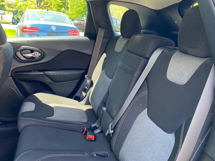 Used Jeep Cherokee 4WD 4dr Latitude 2014 | Lava Motors 2 Inc. Canton, Connecticut Used Jeep Cherokee 4WD 4dr Latitude 2014 | Lava Motors 2 Inc. Canton, Connecticut