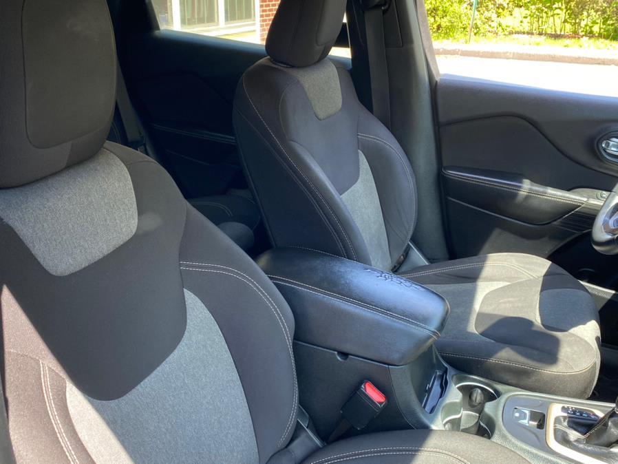 Used Jeep Cherokee 4WD 4dr Latitude 2014 | Lava Motors 2 Inc. Canton, Connecticut Used Jeep Cherokee 4WD 4dr Latitude 2014 | Lava Motors 2 Inc. Canton, Connecticut