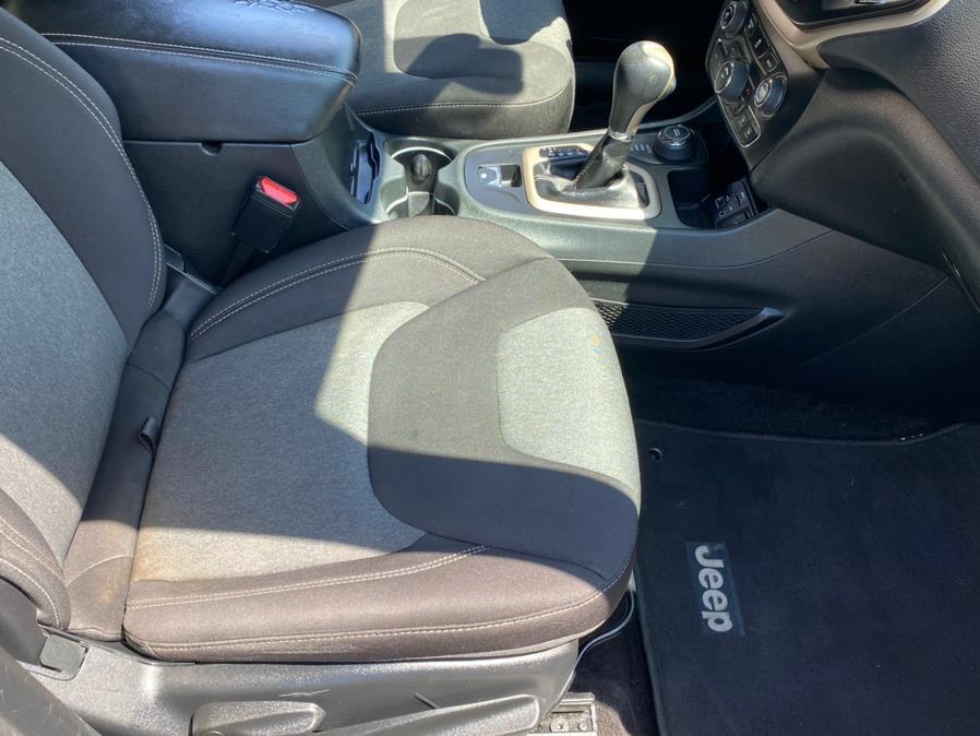 Used Jeep Cherokee 4WD 4dr Latitude 2014 | Lava Motors 2 Inc. Canton, Connecticut Used Jeep Cherokee 4WD 4dr Latitude 2014 | Lava Motors 2 Inc. Canton, Connecticut