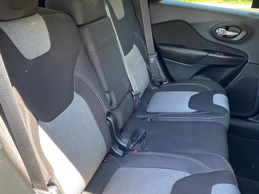 Used Jeep Cherokee 4WD 4dr Latitude 2014 | Lava Motors 2 Inc. Canton, Connecticut Used Jeep Cherokee 4WD 4dr Latitude 2014 | Lava Motors 2 Inc. Canton, Connecticut