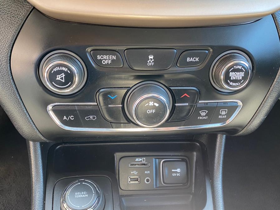 Used Jeep Cherokee 4WD 4dr Latitude 2014 | Lava Motors 2 Inc. Canton, Connecticut Used Jeep Cherokee 4WD 4dr Latitude 2014 | Lava Motors 2 Inc. Canton, Connecticut