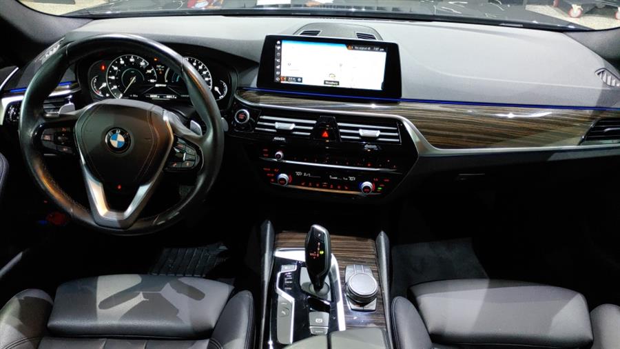 Used BMW 5 Series 530e xDrive iPerformance Plug-In Hybrid 2018 | Dream Car Gallery. Woodbury, New York Used BMW 5 Series 530e xDrive iPerformance Plug-In Hybrid 2018 | Dream Car Gallery. Woodbury, New York