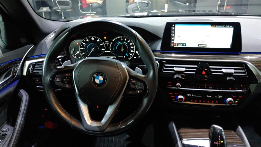 Used BMW 5 Series 530e xDrive iPerformance Plug-In Hybrid 2018 | Dream Car Gallery. Woodbury, New York Used BMW 5 Series 530e xDrive iPerformance Plug-In Hybrid 2018 | Dream Car Gallery. Woodbury, New York