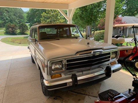 1991 Jeep Grand Wagoneer 4dr Wagon 4WD, available for sale in Naugatuck, Connecticut | Riverside Motorcars, LLC. Naugatuck, Connecticut
