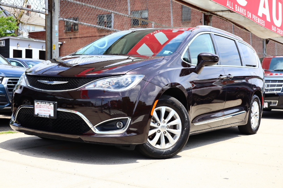 Used Chrysler Pacifica Touring L FWD 2018 | Hillside Auto Mall Inc.. Jamaica, New York Used Chrysler Pacifica Touring L FWD 2018 | Hillside Auto Mall Inc.. Jamaica, New York